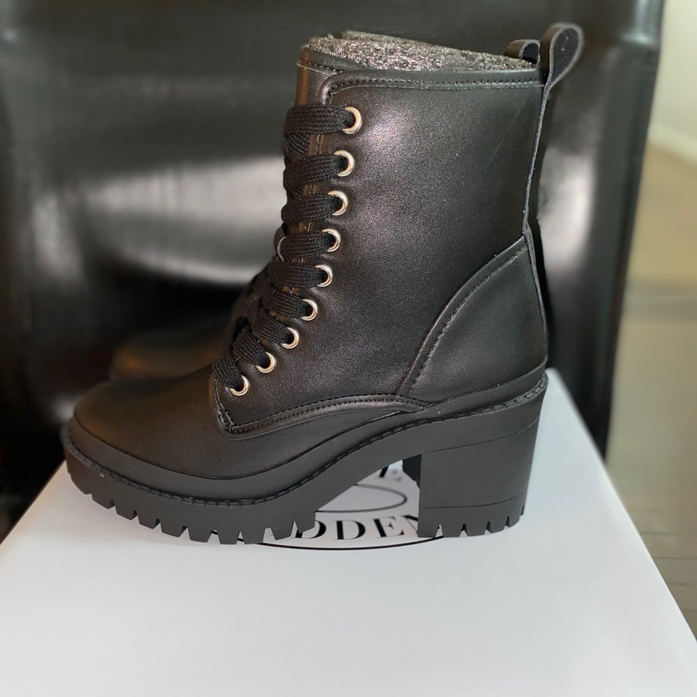 Steve Madden Womens Boot